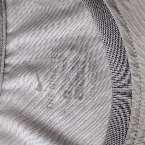 NWT Nike Camo Training Standard Fit Women's Tank Top size Medium - Picture 8 of 12